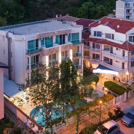 Family Jupiter Hotel 3*