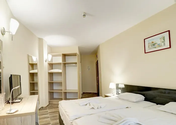 Family Hotel Jupiter 3* Balchik